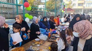 Vanda Gazze yararına hayır panayırı düzenlendi
