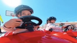 Vanda jandarma ekiplerinden öğrencilere uygulamalı trafik eğitimi