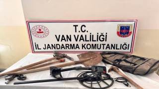 Vanda kaçak kazı yapan 2 kişiye adli işlem yapıldı