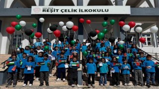 Vanda öğrenciler Filistin için tek yürek oldu