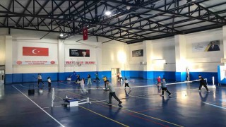 Vartoda tenis antrenmanları yoğun katılımla sürüyor