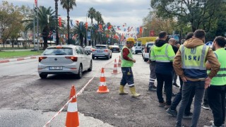 Vatan Caddesinde çöken yol toprakla doldurularak trafiğe açıldı