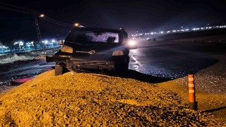 VEDAŞın yer altı çalışmaları Vanlıları mağdur ediyor: Kazı yapılan alanda dün akşam maddi hasarlı kaza meydana geldi