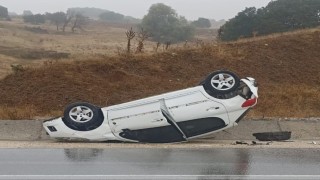 Yağış beraberinde kazayı getirdi; 2 kişi yaralandı