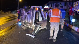 Yağış Nedeniyle Otomobil Takla Attı: 3 Yaralı