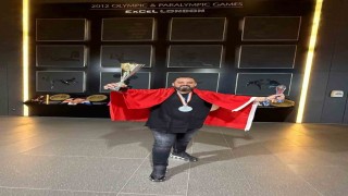 Yahya Gözmek, kuaförlük yarışmasında dünya ikincisi oldu