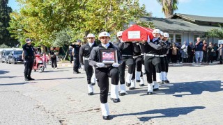 Yangında ölen polis memuru Adanada toprağa verildi