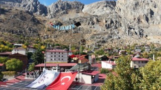 Yarasa Adamdan nefes kesen atlama!