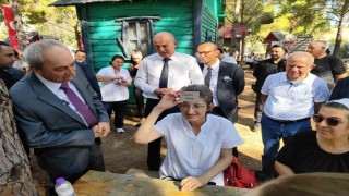 Yaşlılar gençlere taş çıkarttı