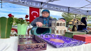 Yaşlılar Gününde el emeği ürünler sergilendi
