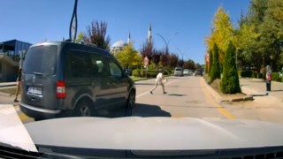 Yaya geçidinde aracın çarptığı çocuk yaralandı