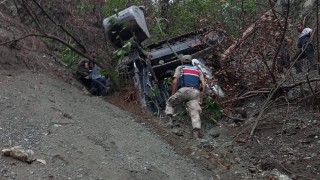 Yaylada uçuruma yuvarlanan kepçenin operatörü hayatını kaybetti