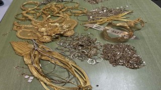 Yoğurt kovasında 1 kilo 241 gram altın yakalandı