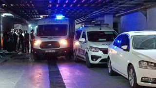 Yolun karşısına geçerken otomobilin çarptığı genç hayatını kaybetti