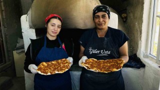 Yüksekovada aile destanı: Bahçesinden topladı, evini lokantaya çevirdi