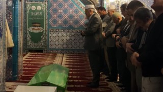 Yüksekovada bıçaklı saldırıda hayatını kaybeden genç toprağa verildi