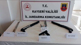 Zahir tacirleri jandarmadan kaçamadı