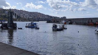 Zonguldak Limanı sarı renge boyandı