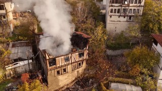 150 yıllık tarihi konaktan geriye kalan harabe dronla görüntülendi