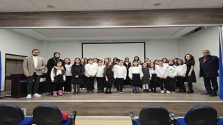 3 Müzik öğretmeni bir araya geldi, çocuklar söyledi, onlar ‘İyi ki öğretmenim dedi