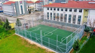 6 ilçedeki kırsala 12 futbol sahası