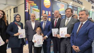 9 yaşındaki kız öğrenciden duygulandıran çalışma 10 günde Filistine Dönmek İsteyen Kız kitabını yazdı