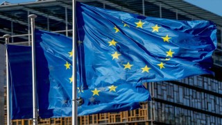 AB, Ruslara çok girişli Schengen vizesini kaldırıyor