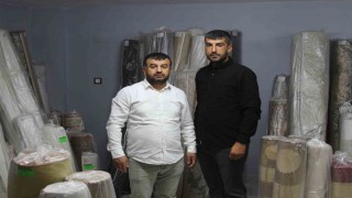 Adanada halıdan servet çıktı: Dürüst çalışandan örnek davranış