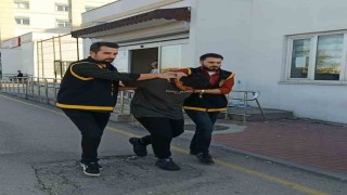 Adanada komşu kavgası: Baba öldü, 2 oğlu yaralandı