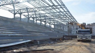 Adnan Menderes Stadında çalışmalar sürüyor