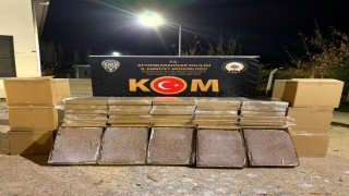 Afyonkarahisarda yaklaşık 300 bin adet doldurulmuş kaçak makaron ele geçirildi