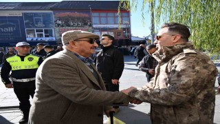 Ağrı Emniyet Müdürü Önder, Eski Van Caddesinde trafik denetimlerinde bulundu