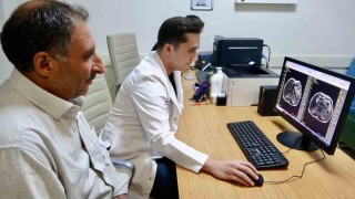 Ağrıda sağlık alanında bir ilke imza atıldı, böbrek tümörü kapalı yöntemle alındı