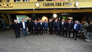 AK Parti Bursa İl Başkanı Davut Gürkan çarşı esnafıyla bir araya geldi