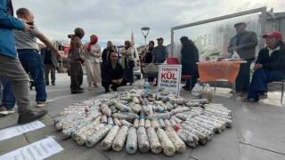 Akademisyen ve gönüllüler 2 ayda 100 bin sigara izmariti topladı