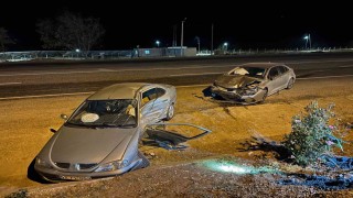 Akaryakıt istasyonuna girmek isteyen araç bir başka araçla çarpıştı: 1i ağır 8 yaralı