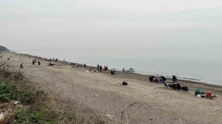 Akçakoca sahilleri olta avcılarıyla dolup taştı