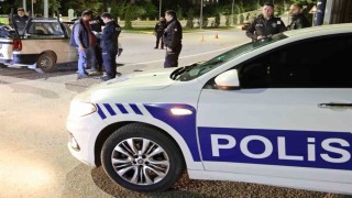 Aksaray polisinden denetim: Araçlar ve şüpheli şahıslar didik didik arandı