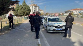 Aksarayda 16 yaşındaki çocuk parkta bıçaklandı