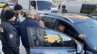 Aksarayda 17 yaşındaki çocuk okul çıkışı bıçaklandı