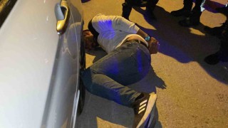 Aksarayda bekçiler ile şüpheli arasındaki kovalamaca kamerada