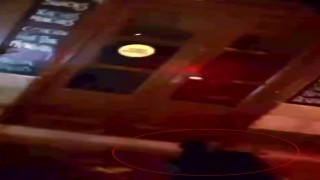 Alaçatıda eğlence mekanına silahlı saldırıya 1 gözaltı