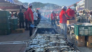 Alanyada geleneksel hamsi festivali başladı 7 ton hamsi ücretsiz dağıtılacak