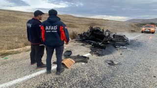 Alev alan araçtan 5 canı kurtardı: AFAD görevlisine başarı belgesi