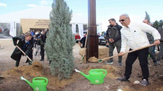 ALJ Türkiye, İzmirde 312 bin fidanı toprakla buluşturdu