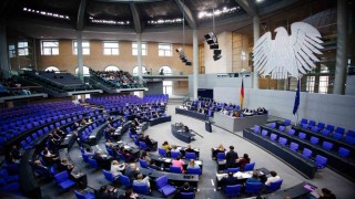 Alman Meclisinde şüpheli USB alarmı