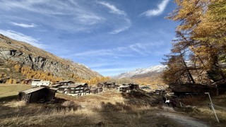 Alp Dağlarının zirvesinde masal gibi görüntüler