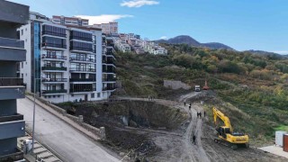 Amasrada inşaat alanında yaşanan göçüğün ardından 24 dairede yaşayan 70 kişi tahliye edildi