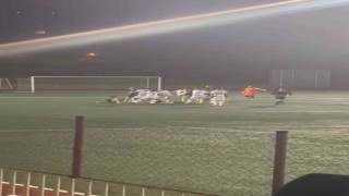 Amatör maçta futbolcular tekme tokat birbirine girdi