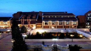 Anadolu Üniversitesi Kütüphanesi 7/24 öğrencilerin yanında